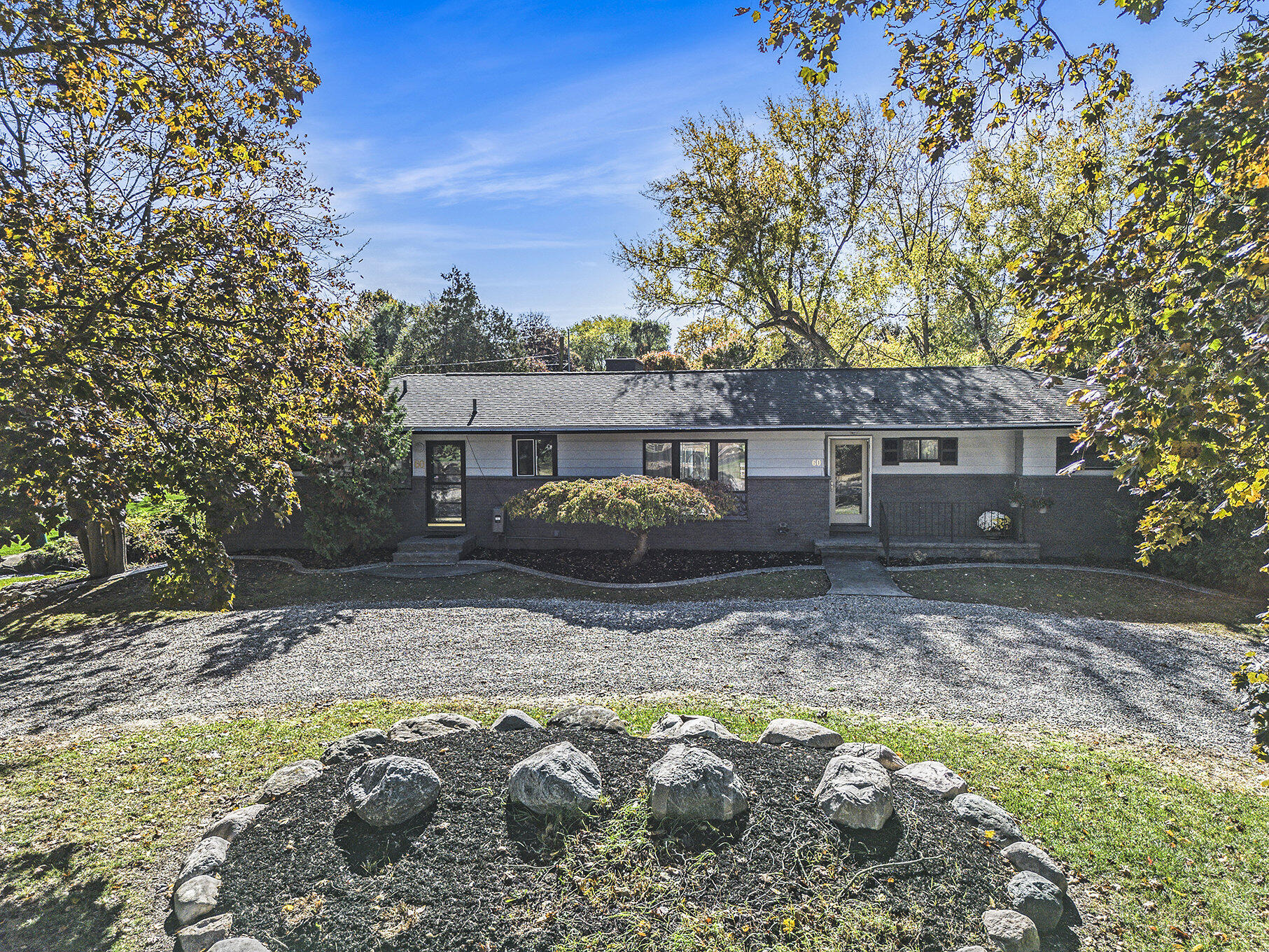 60 Waldon Road Clarkston, MI 48346 - Photo 2 of 49 045_file_935