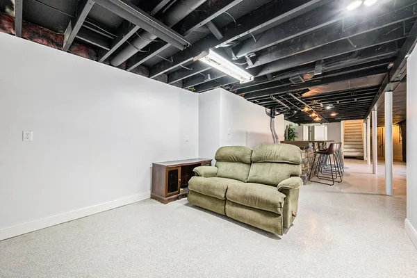 $374,900 | 60 Waldon Road, Clarkston, MI 48346