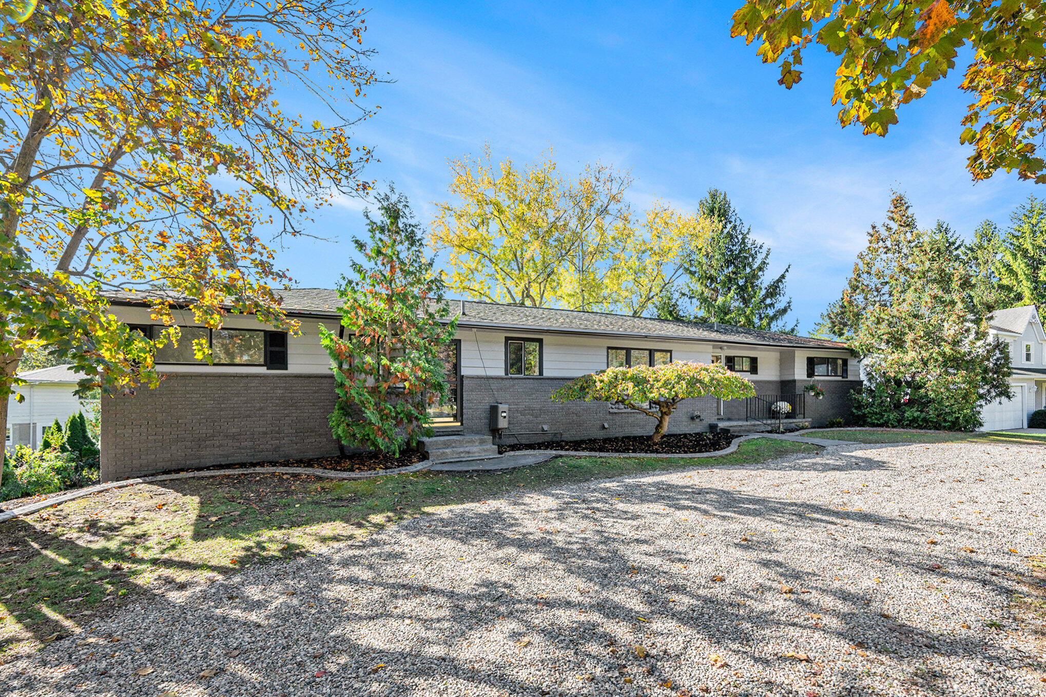 60 Waldon Road Clarkston, MI 48346 - Photo 4 of 49 004_file_158