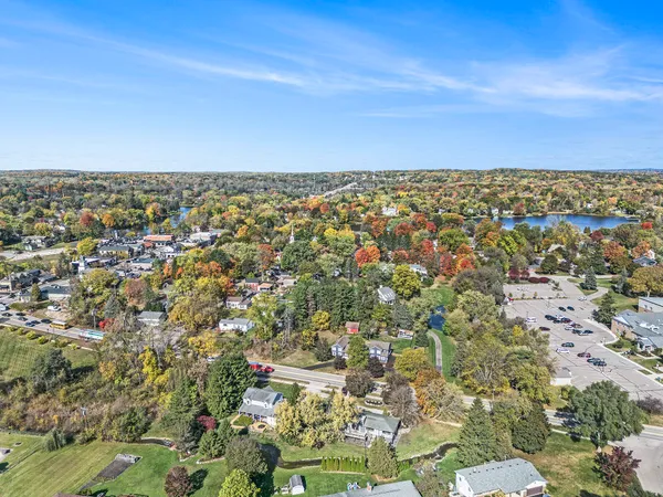 $374,900 | 60 Waldon Road, Clarkston, MI 48346