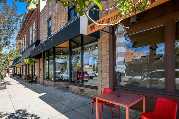 $374,900 | 60 Waldon Road, Clarkston, MI 48346