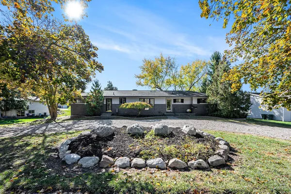 $374,900 | 60 Waldon Road, Clarkston, MI 48346