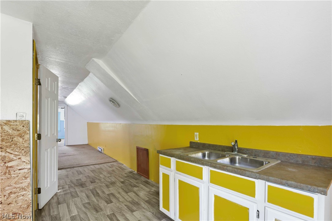 851 Paxton Road Cleveland, OH 44108 - Photo 9 of 15 Gallery Image 9