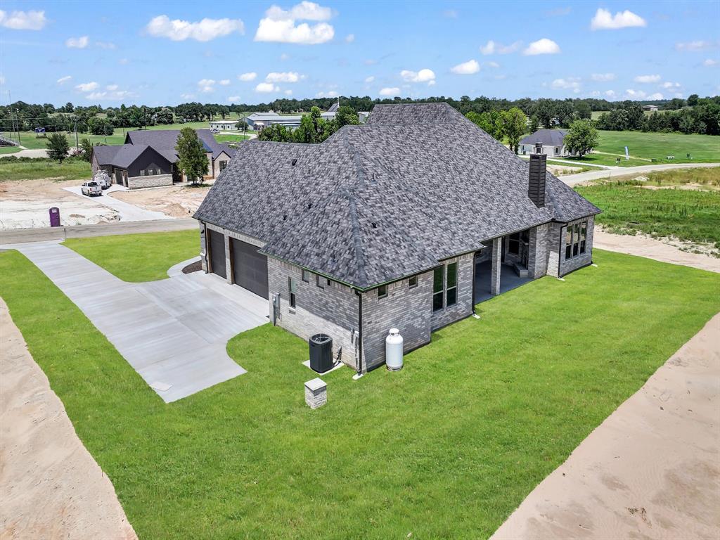 124 Desperado Way Weatherford, TX 76088 - Photo 8 of 39