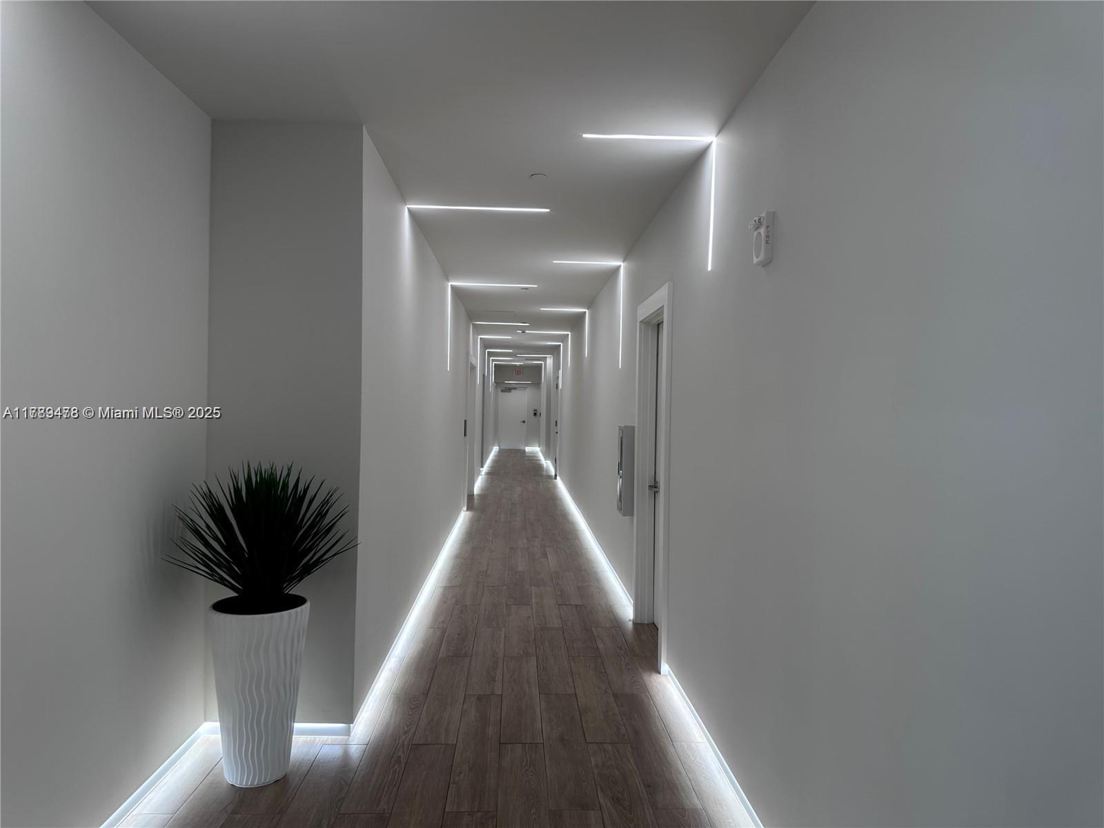 90 Southwest 3rd Street, Unit 2010 Miami, FL 33130 - Photo 12 of 22 Gallery Image 12