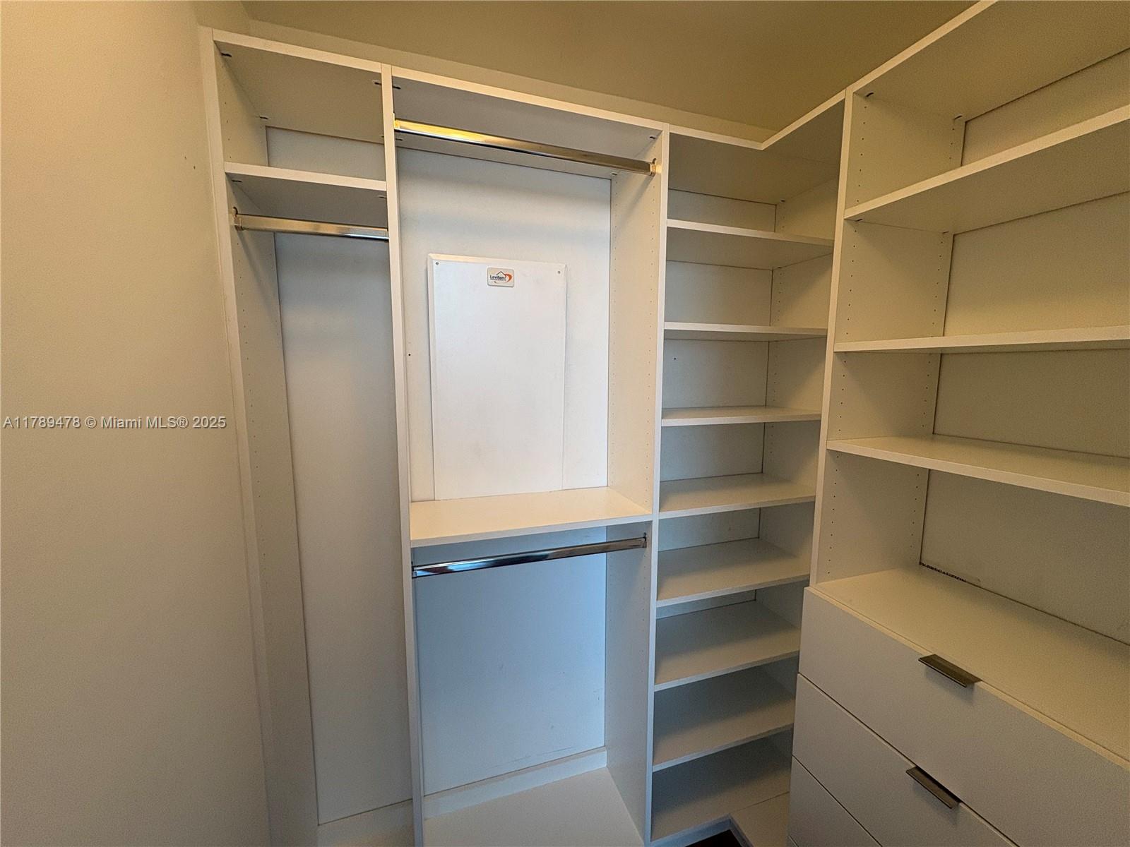 90 Southwest 3rd Street, Unit 2010 Miami, FL 33130 - Photo 8 of 22 Gallery Image 8