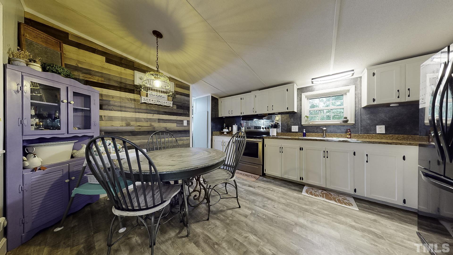 425 Raleigh Farms Road Youngsville, NC 27596 - Photo 4 of 20 Kitchen