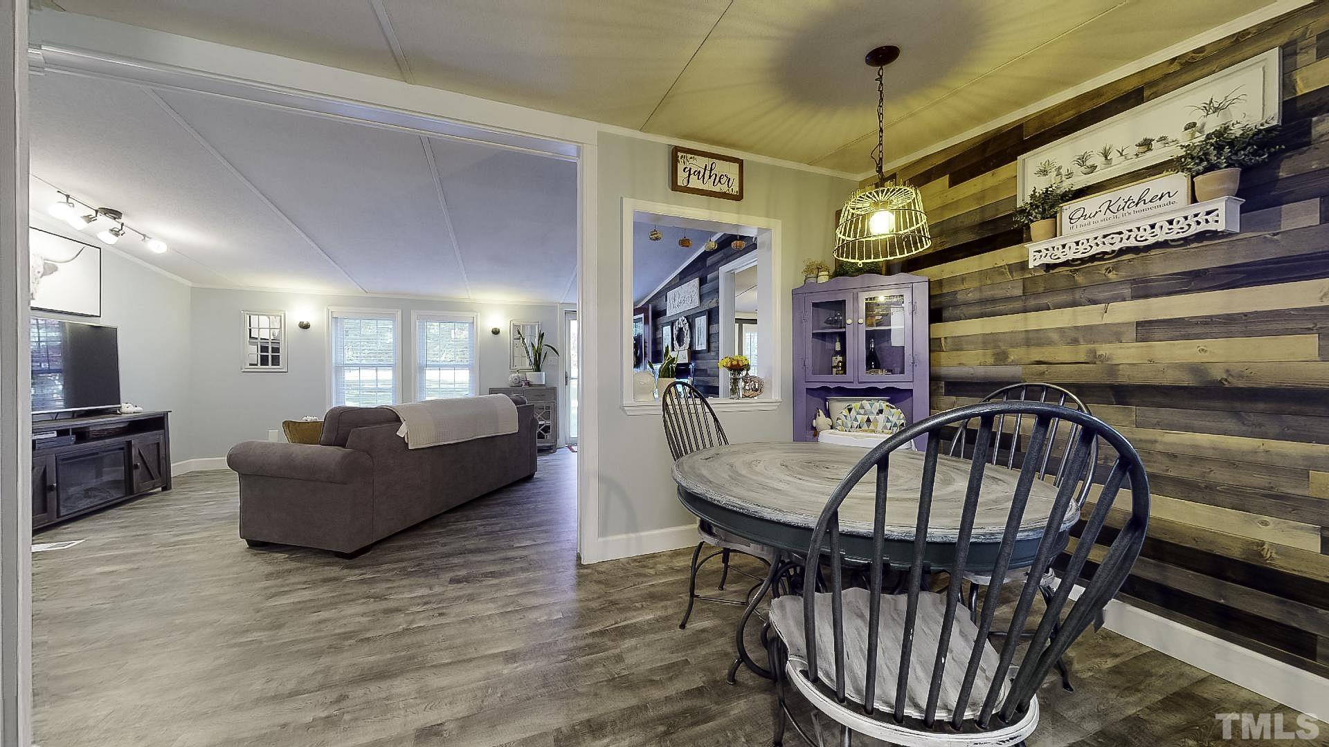 425 Raleigh Farms Road Youngsville, NC 27596 - Photo 6 of 20 Breakfast Area