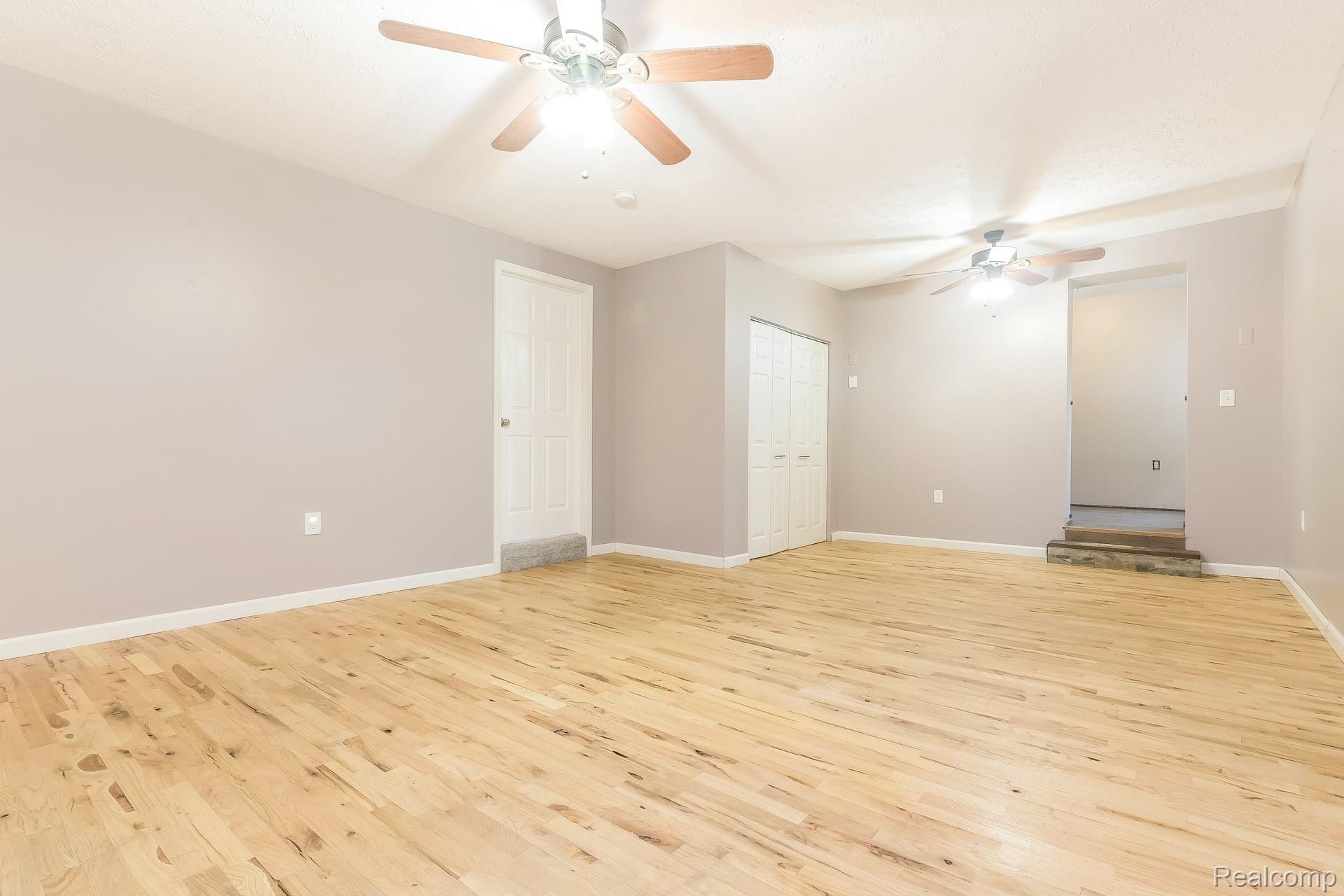 5802 Hinkley Road Stockbridge, MI 49285 - Photo 4 of 25 005-photo-living-room-8581394.jpg