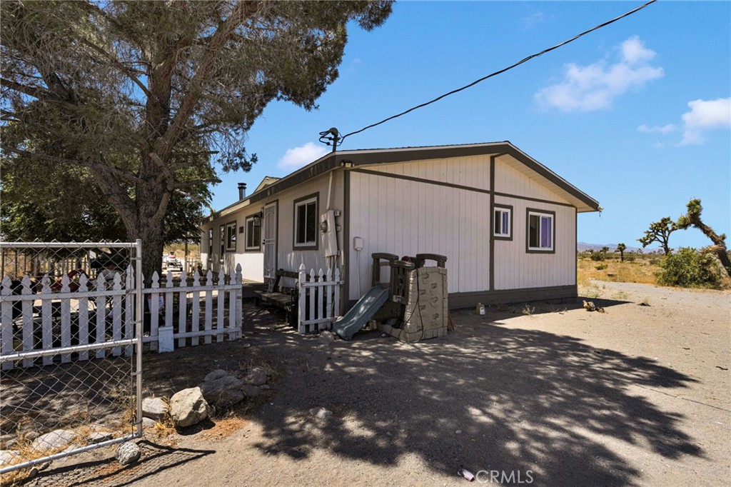 12352 Nugget Road Phelan, CA 92371 - Photo 4 of 36