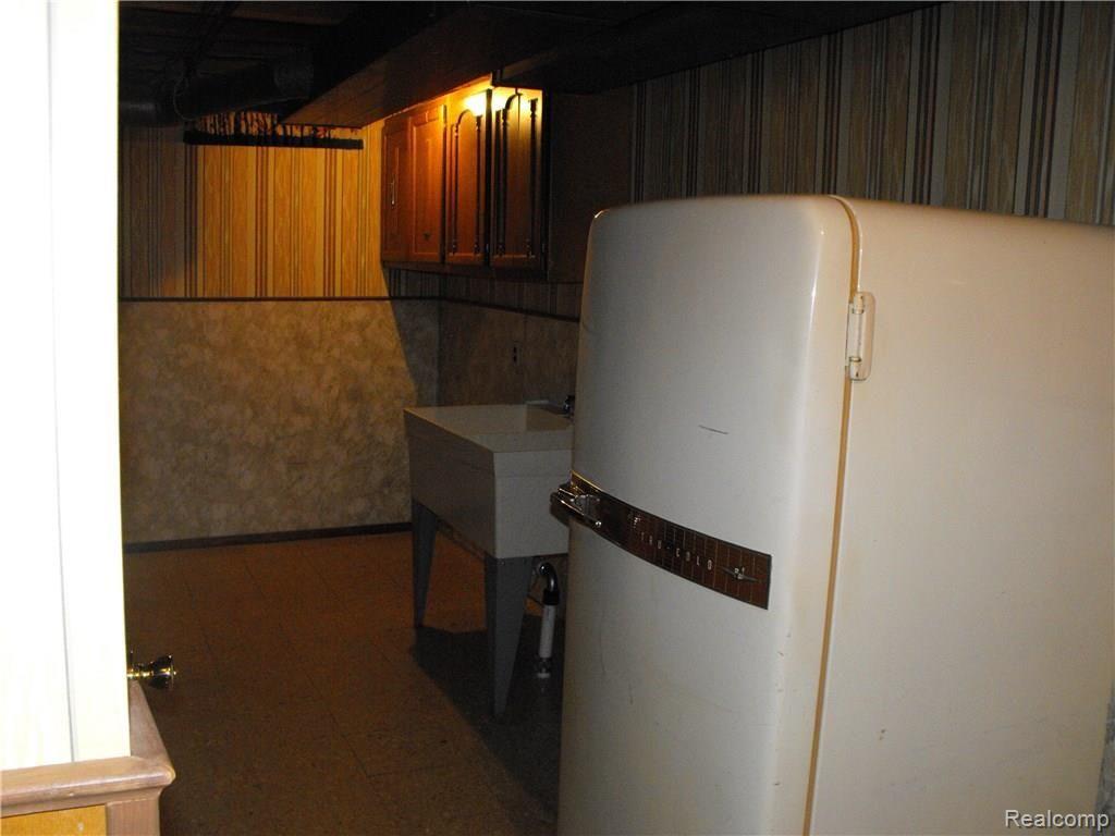 3600 Leason Road Sterling Heights, MI 48310 - Photo 42 of 60 Basement Hall 1.JPG