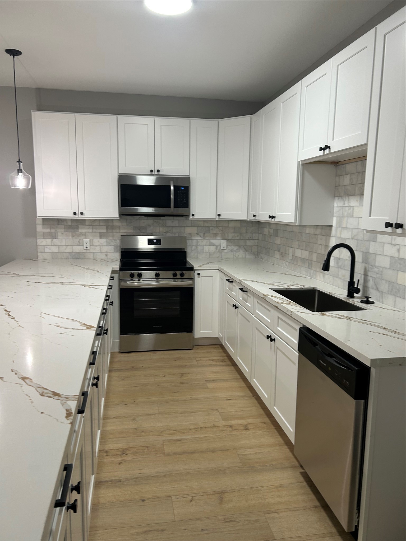 9914 Fillmore Street, Unit B Houston, TX 77029 - Photo 3 of 10