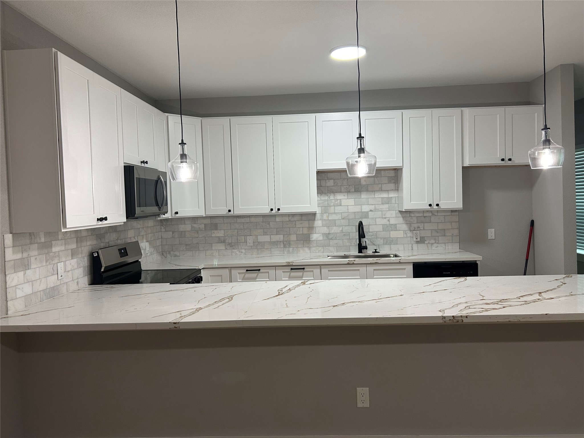 9914 Fillmore Street, Unit B Houston, TX 77029 - Photo 4 of 10