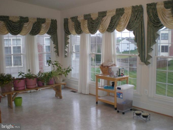 18603 Thundercloud Road Boyds, MD 20841 - Photo 12 of 30 Morning room