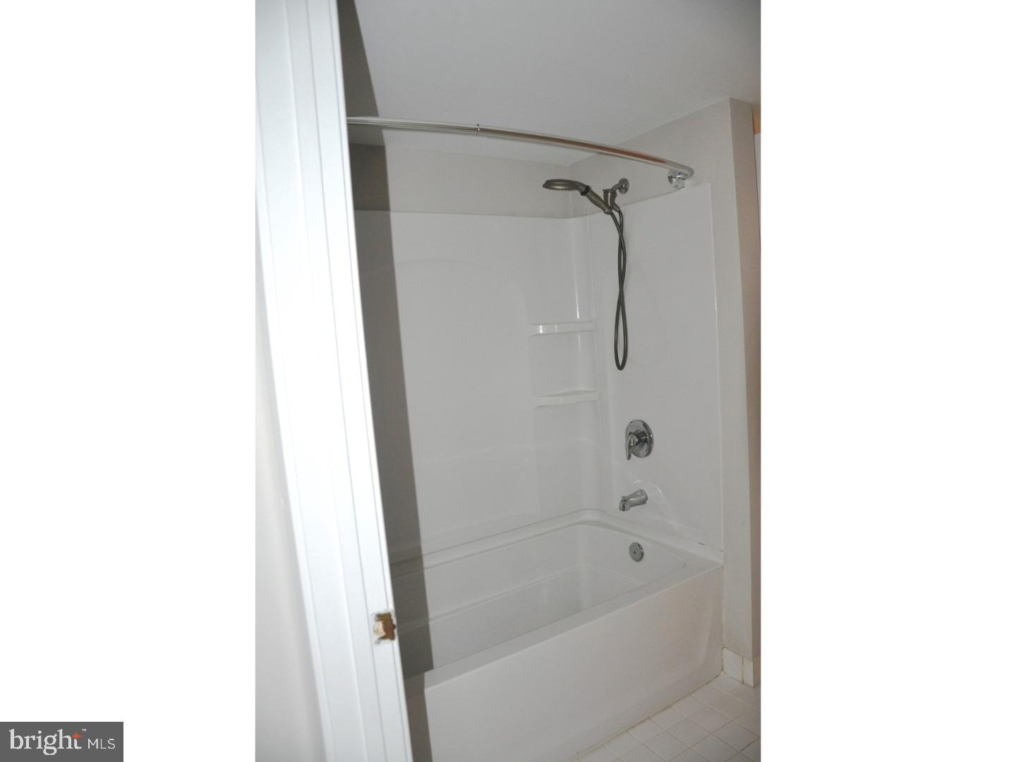 8102 Westview Road Wilmington, DE 19802 - Photo 14 of 19 Bathroom