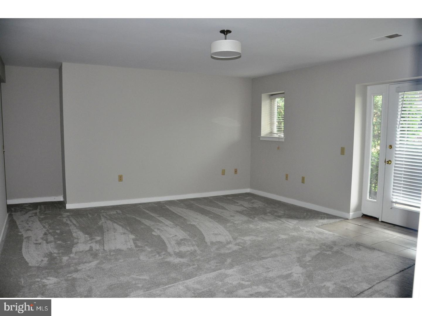 8102 Westview Road Wilmington, DE 19802 - Photo 7 of 19 Great Room