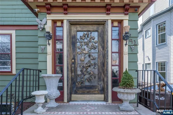 $2,400 | 41 Beekman Street, Unit 3 SECOND, Bloomfield, NJ 07003