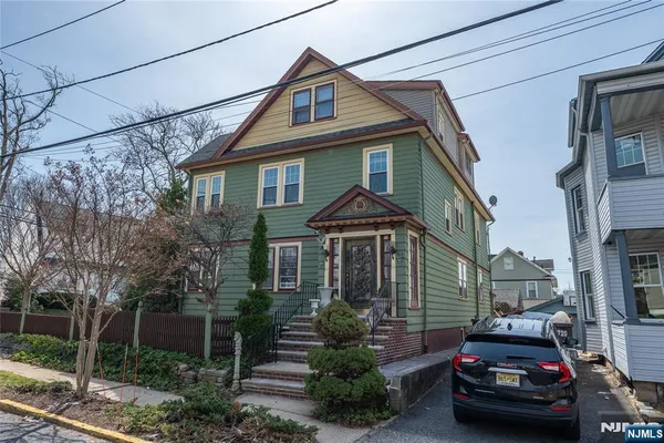 $2,400 | 41 Beekman Street, Unit 3 SECOND, Bloomfield, NJ 07003