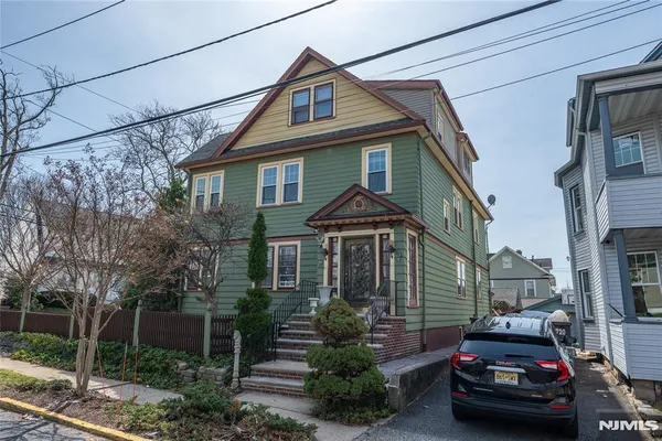 $2,400 | 41 Beekman Street, Unit 3 SECOND, Bloomfield, NJ 07003