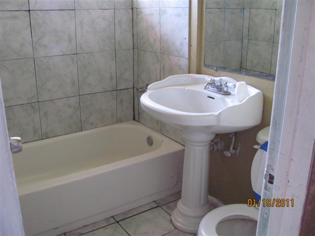 1521 West Chipman Road Phoenix, AZ 85041 - Photo 8 of 10 bath
