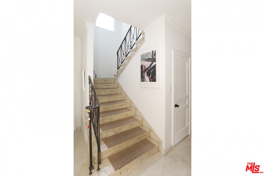 2530 North Commonwealth Avenue Los Angeles, CA 90027 - Photo 20 of 37 Gallery Image 20