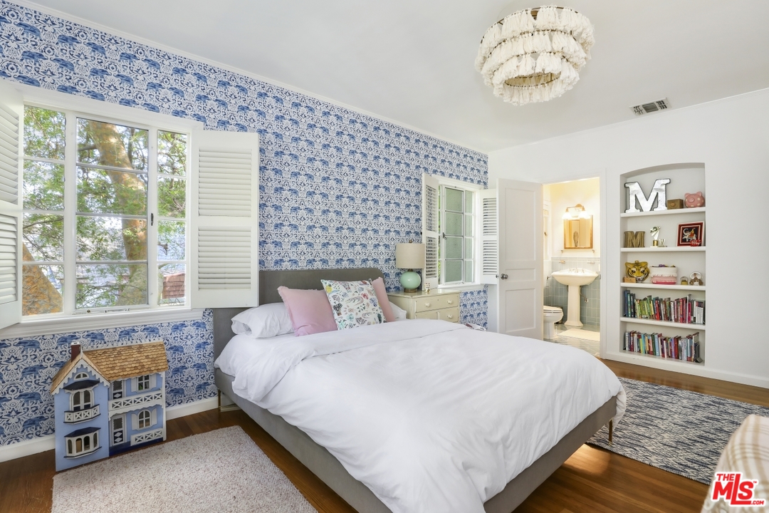 2530 North Commonwealth Avenue Los Angeles, CA 90027 - Photo 26 of 37 Gallery Image 26