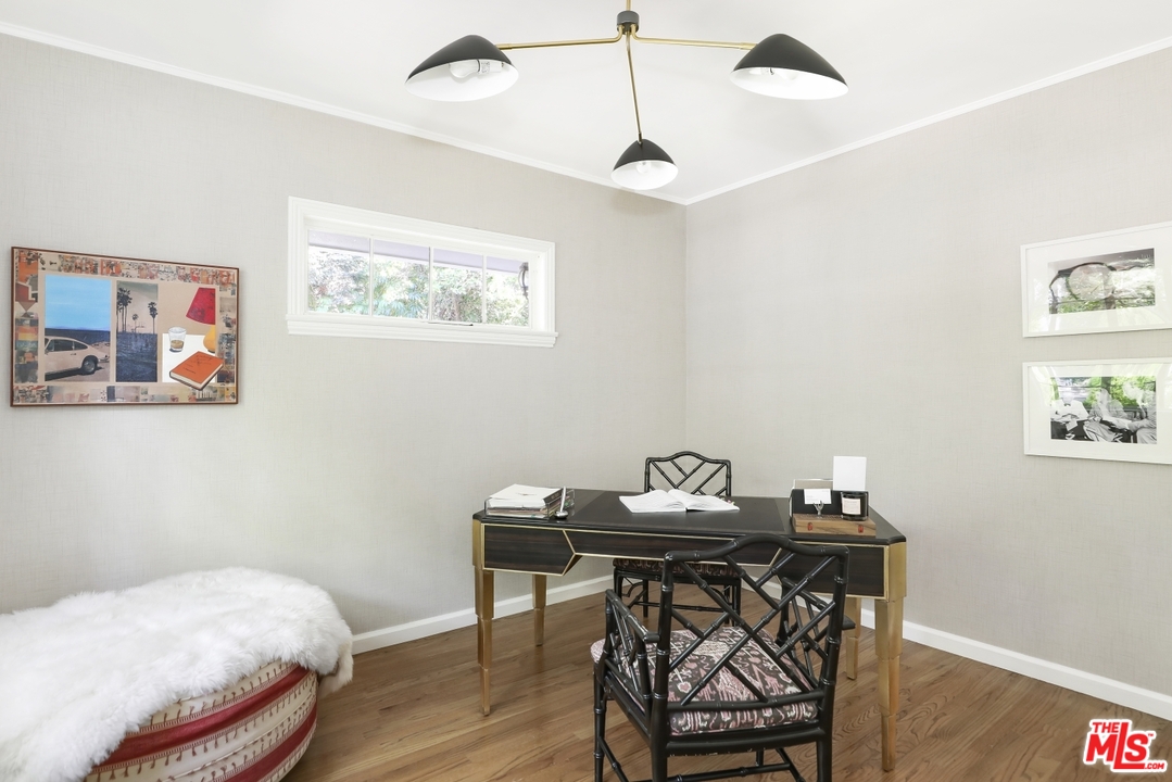 2530 North Commonwealth Avenue Los Angeles, CA 90027 - Photo 31 of 37 Gallery Image 31