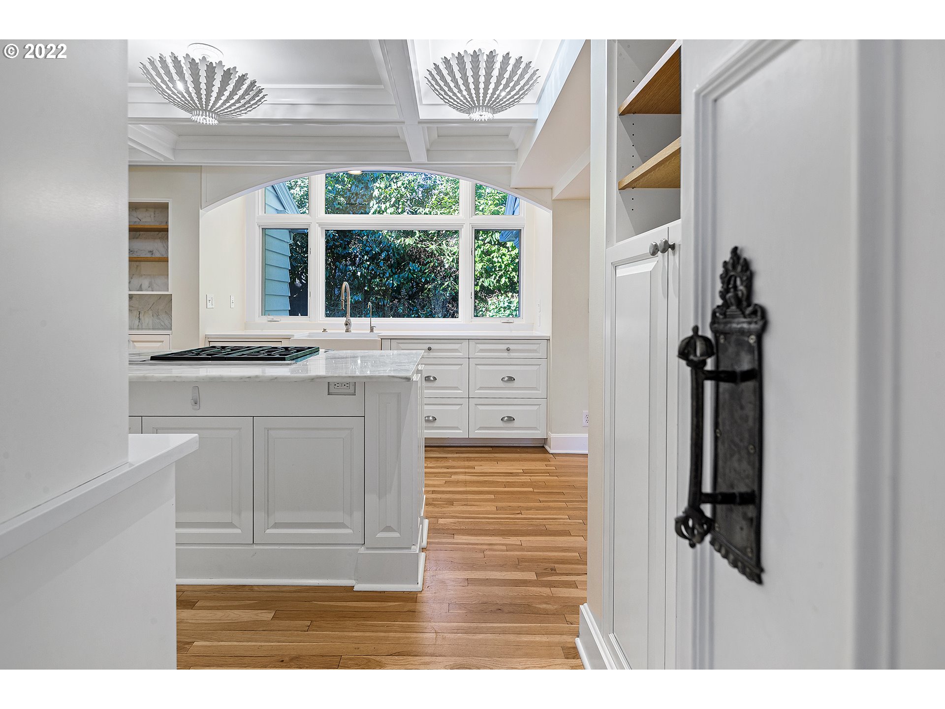 2028 South Greenwood Road Portland, OR 97219 - Photo 11 of 29 Gallery Image 11