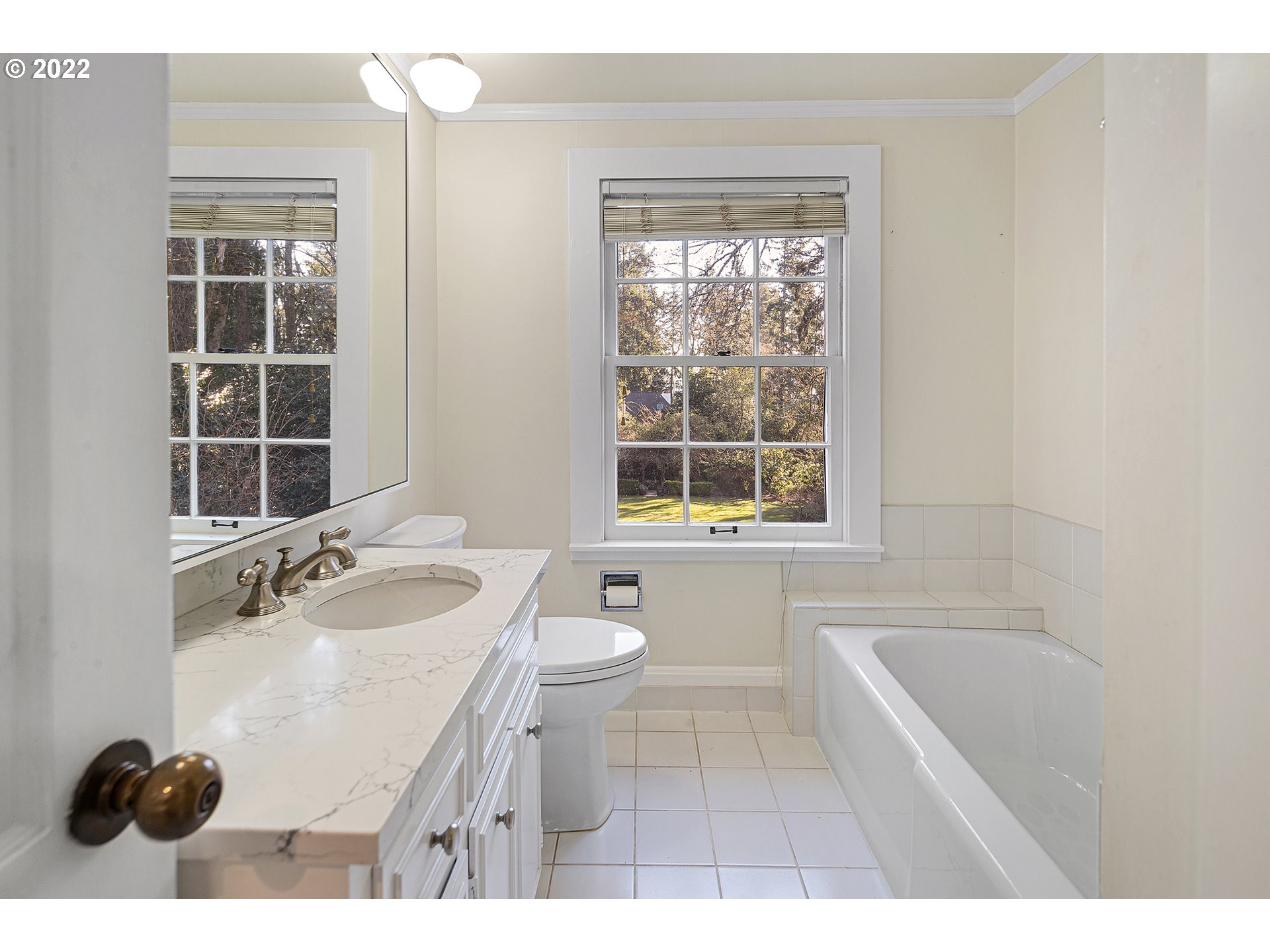 2028 South Greenwood Road Portland, OR 97219 - Photo 24 of 29 Gallery Image 24