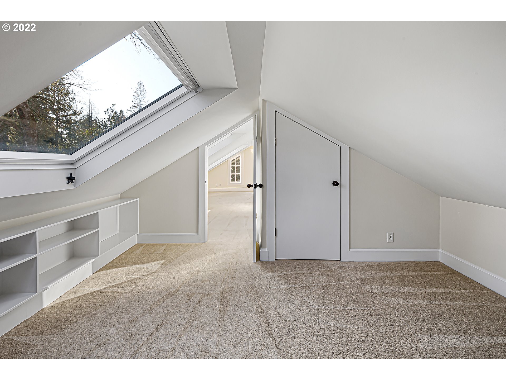 2028 South Greenwood Road Portland, OR 97219 - Photo 25 of 29 Gallery Image 25