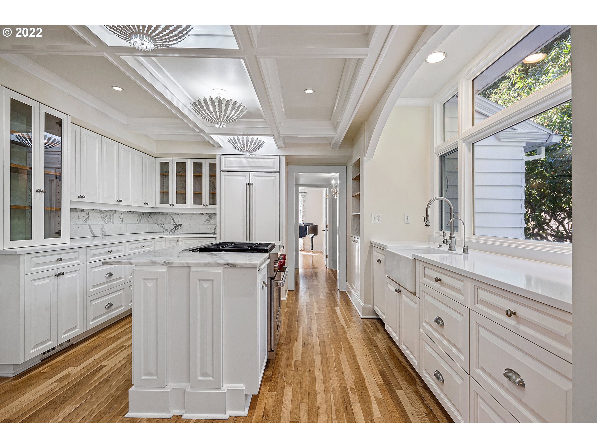 2028 South Greenwood Road Portland, OR 97219 - Photo 10 of 29 Gallery Image 10