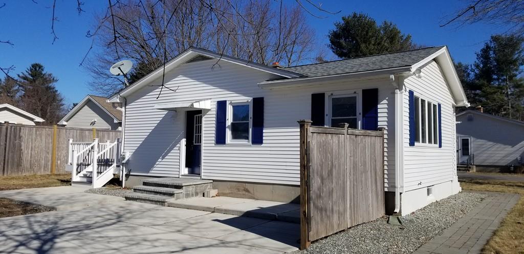 76 Penncastle Street Springfield, MA 01129 - Photo 2 of 26