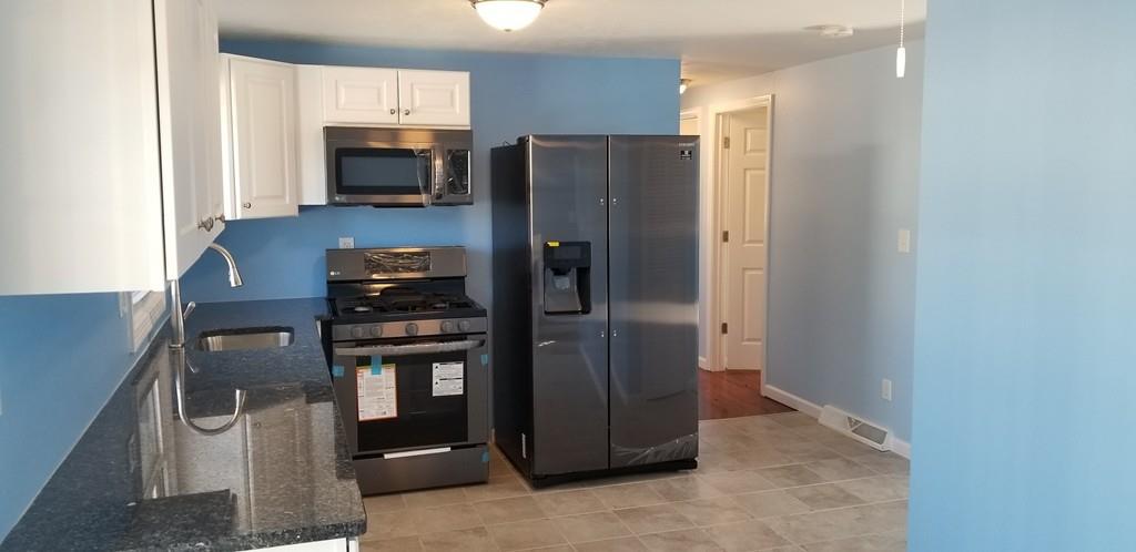 76 Penncastle Street Springfield, MA 01129 - Photo 4 of 26