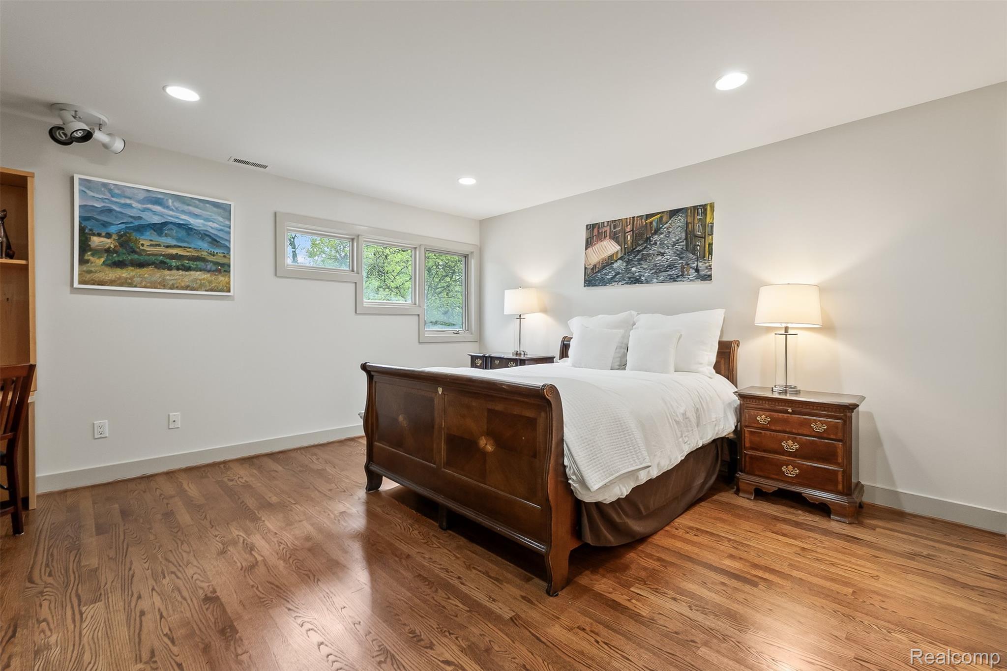 1800 Tiverton Road Bloomfield Hills, MI 48304 - Photo 33 of 56 46-Tiverton-8.jpg