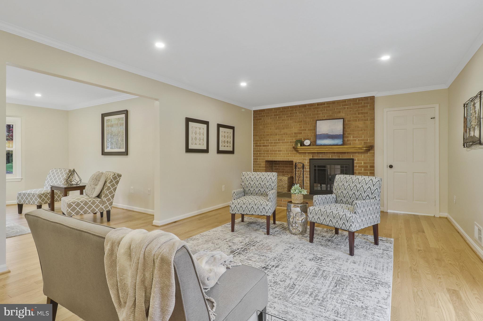 6017 Commack Court Springfield, VA 22152 - Photo 11 of 59 Family Room