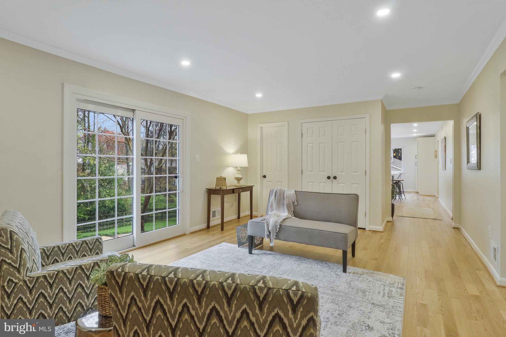 6017 Commack Court Springfield, VA 22152 - Photo 12 of 59 Family Room