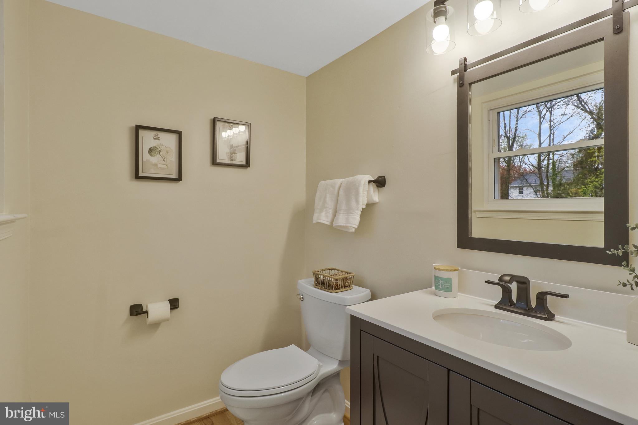 6017 Commack Court Springfield, VA 22152 - Photo 23 of 59 Powder Room