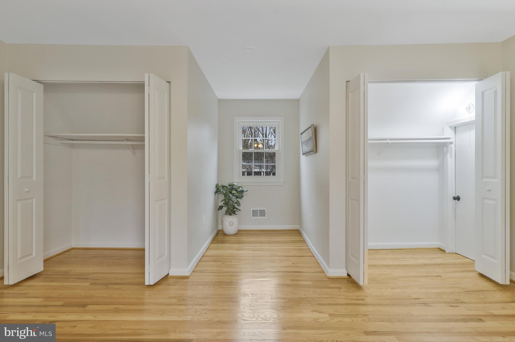 6017 Commack Court Springfield, VA 22152 - Photo 32 of 59 Primary Suite