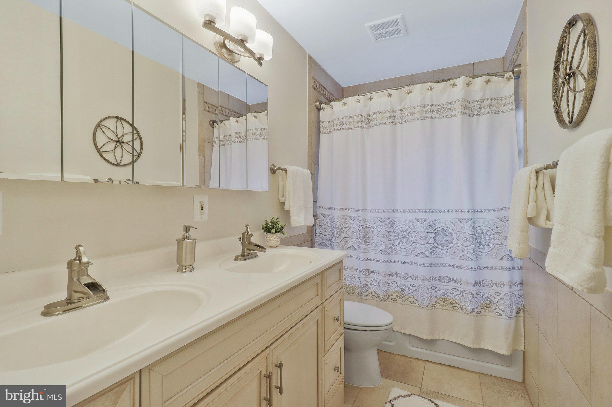 6017 Commack Court Springfield, VA 22152 - Photo 41 of 59 Hall Bath