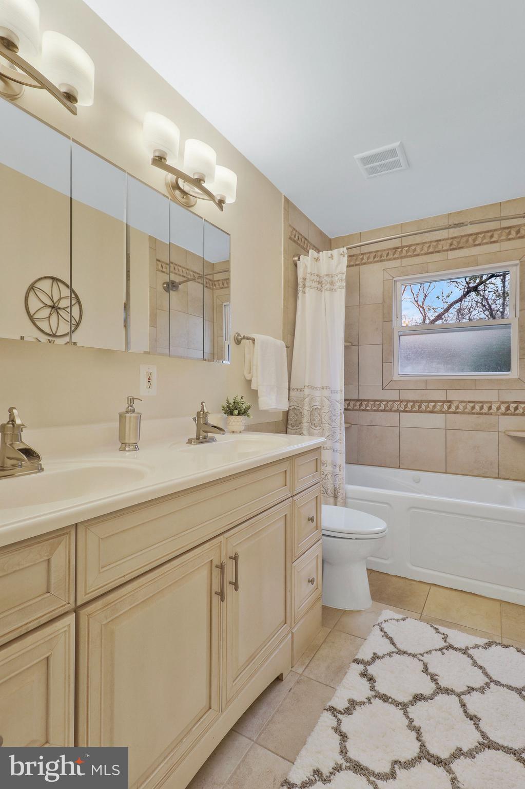 6017 Commack Court Springfield, VA 22152 - Photo 42 of 59 Hall Bath
