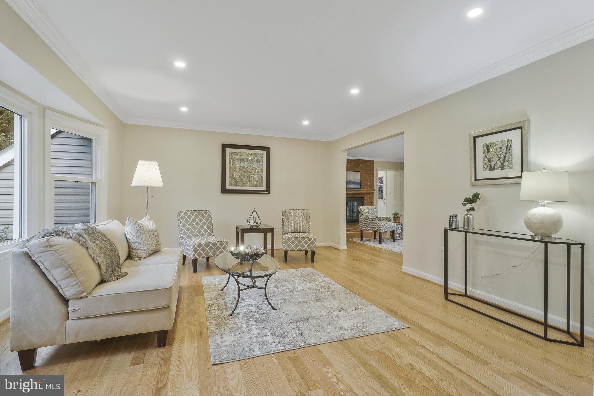 6017 Commack Court Springfield, VA 22152 - Photo 6 of 59 Living Room
