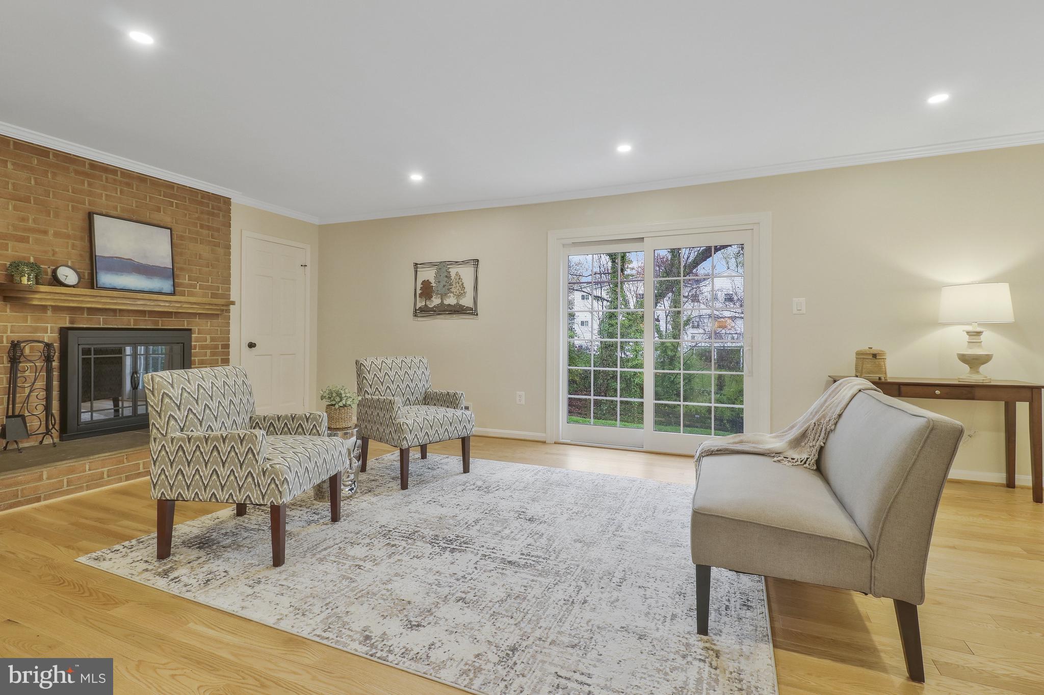6017 Commack Court Springfield, VA 22152 - Photo 9 of 59 Family Room