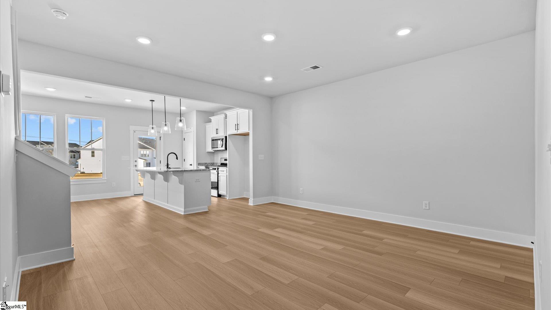 417 Hazelcote Road Greenville, SC 29611 - Photo 6 of 28 Gallery Image 6