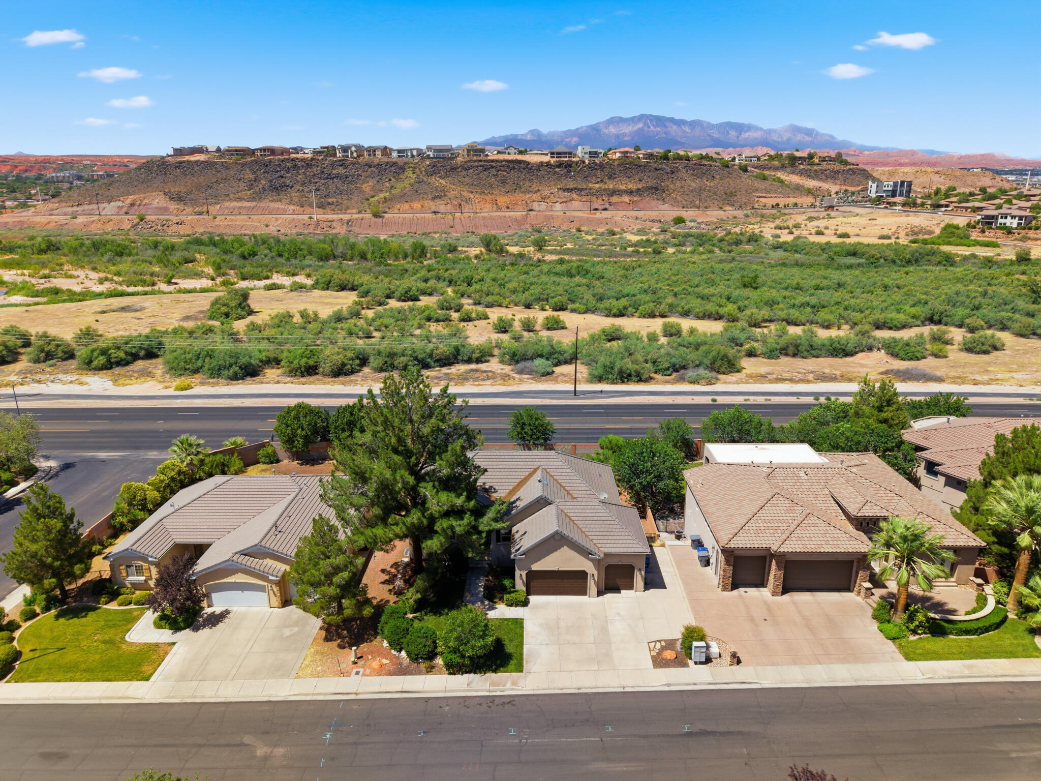 1727 Flagstone Road St. George, UT 84790 - Photo 6 of 46 DJI_20260606151423_0058_D