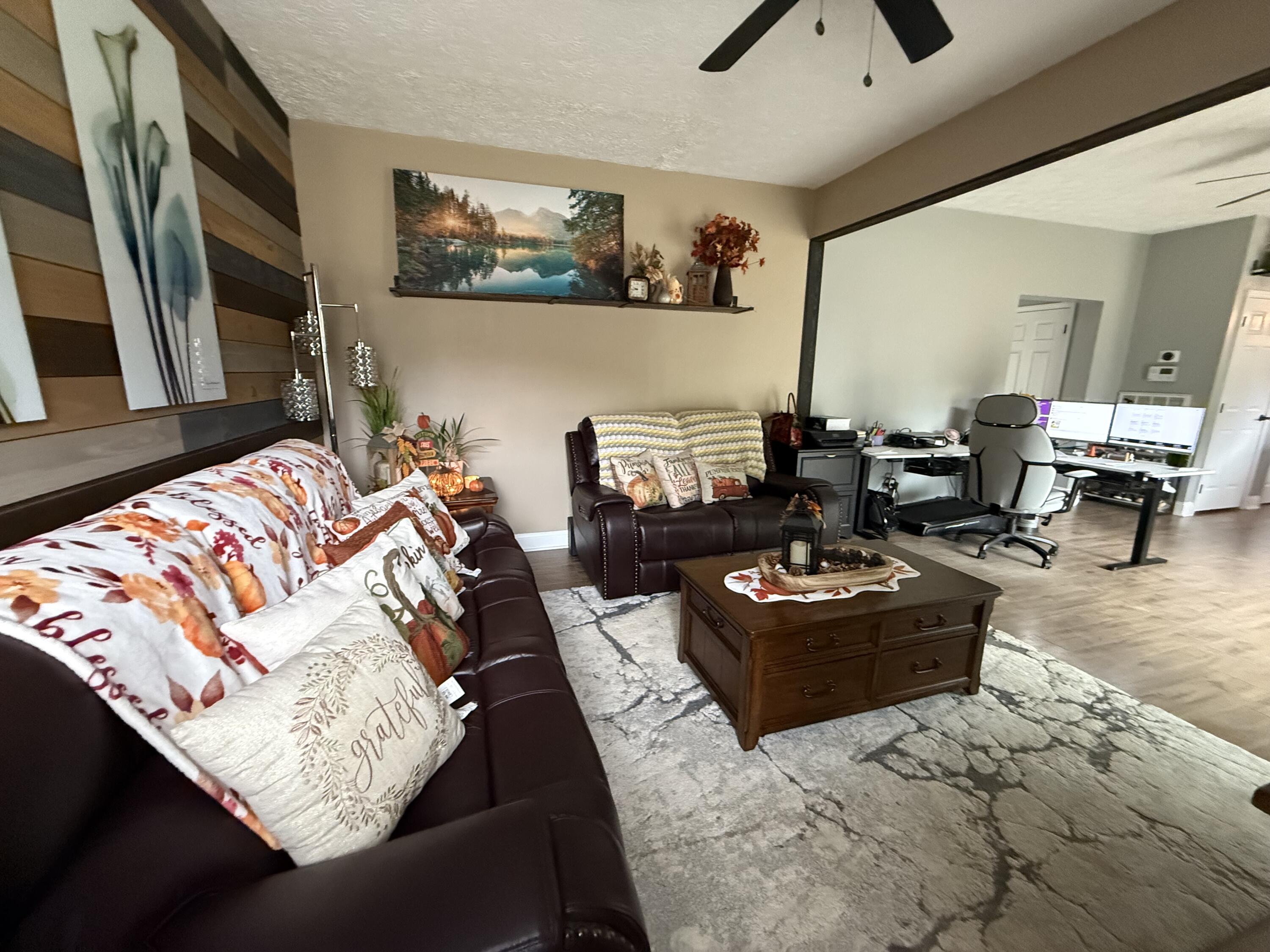106 Heddy Road Greenwood, SC 29646 - Photo 25 of 30 Living room