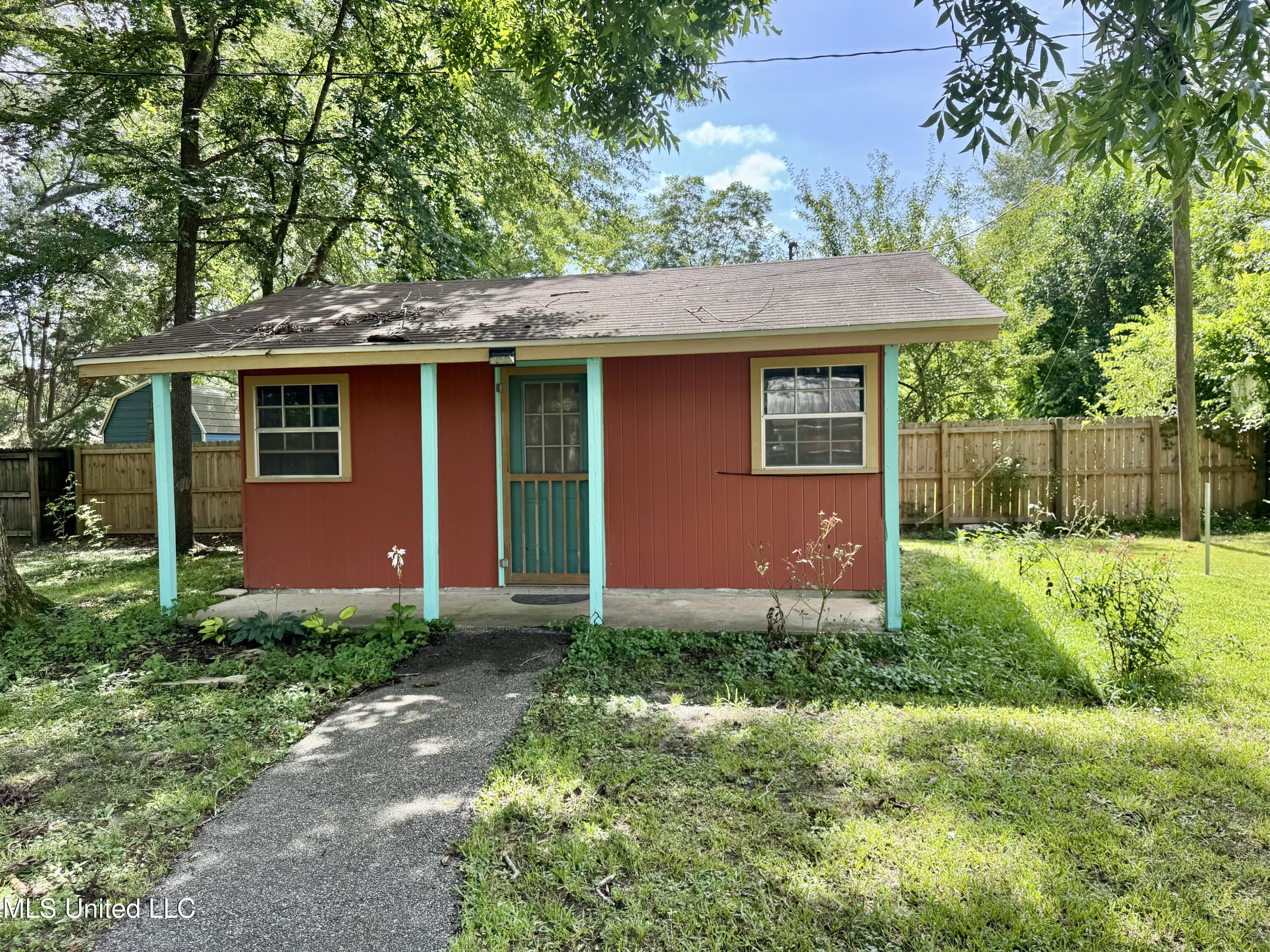 214 East Church Street Quitman, MS 39355 - Photo 20 of 22 In law suite