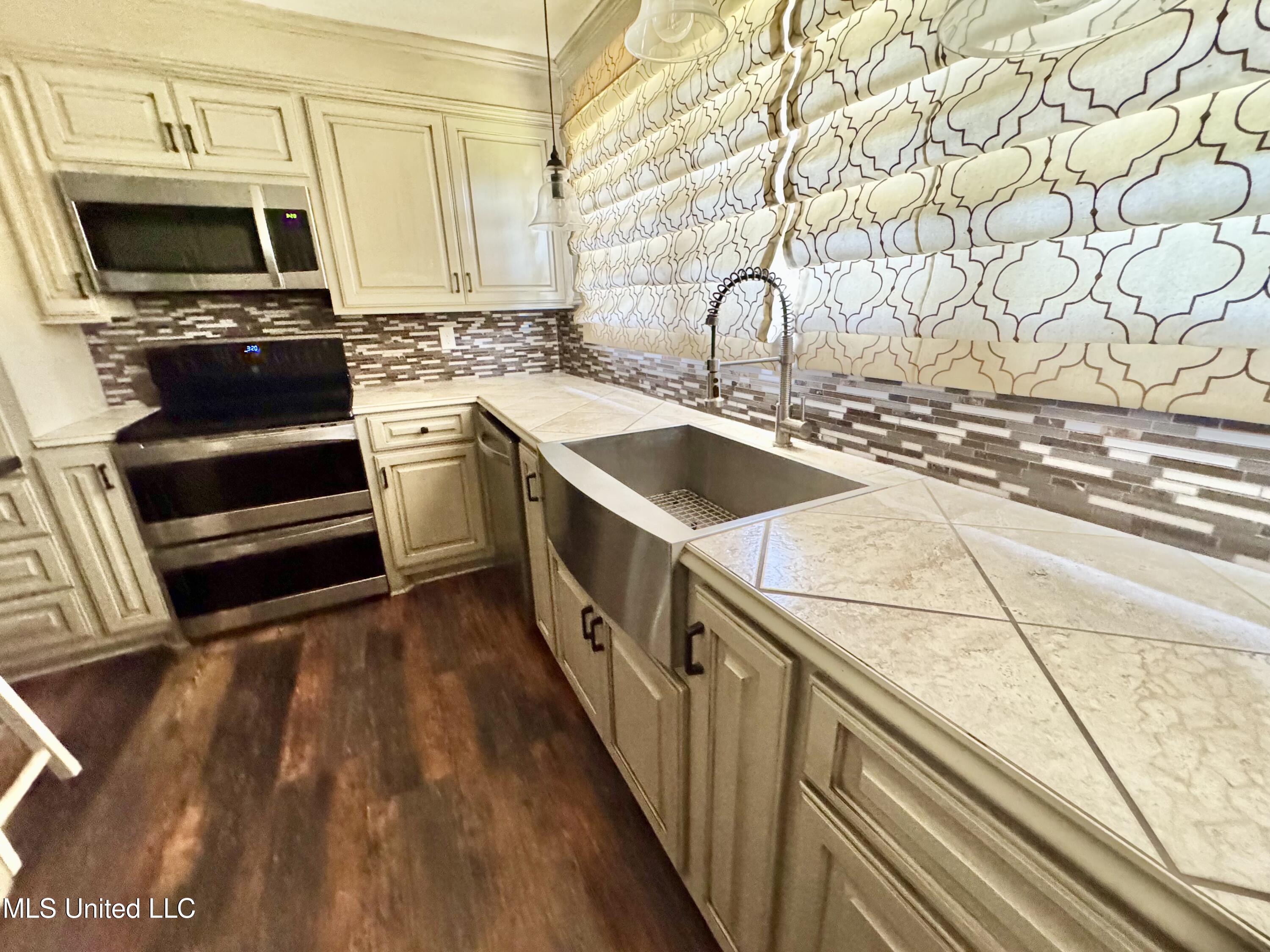 214 East Church Street Quitman, MS 39355 - Photo 9 of 22 IMG_1871