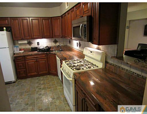8408 Hana Road Edison, NJ 08817 - Photo 8 of 18 Gallery Image 8