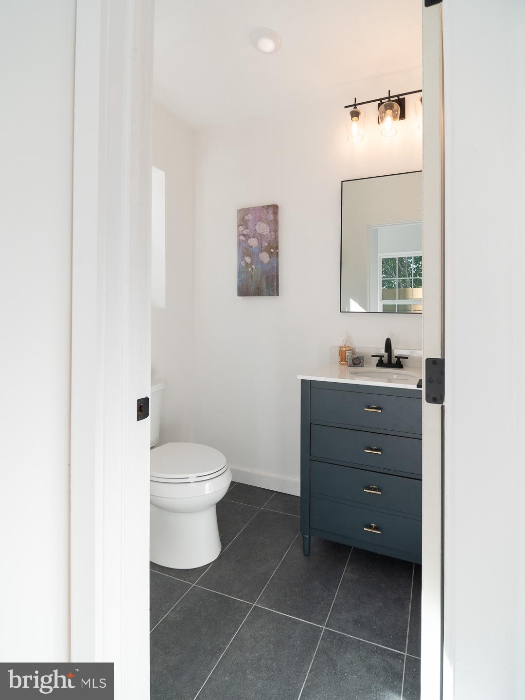 1936 Reed Street Philadelphia, PA 19146 - Photo 21 of 44 Main Floor - Powder Room