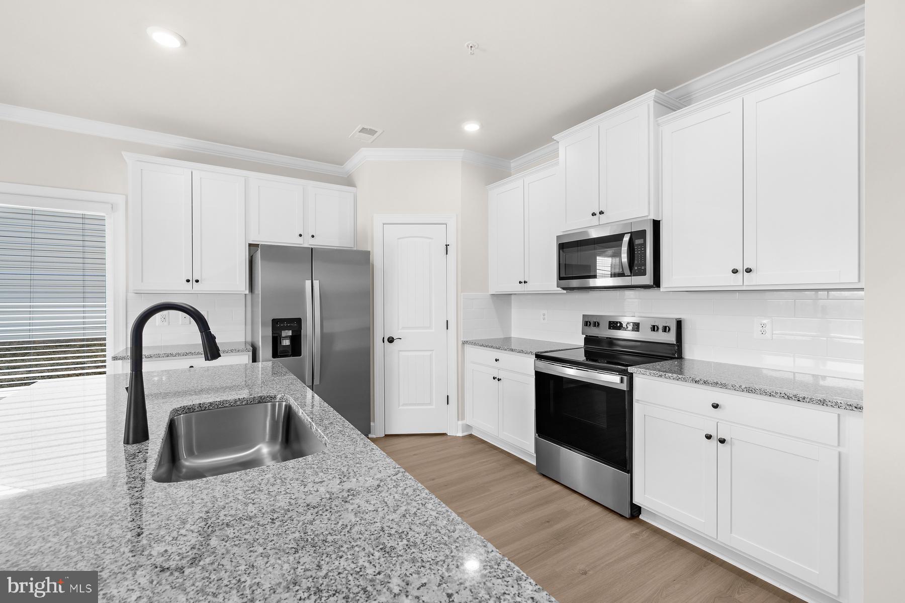 15 Brompton Street Falling Waters, WV 25419 - Photo 4 of 12